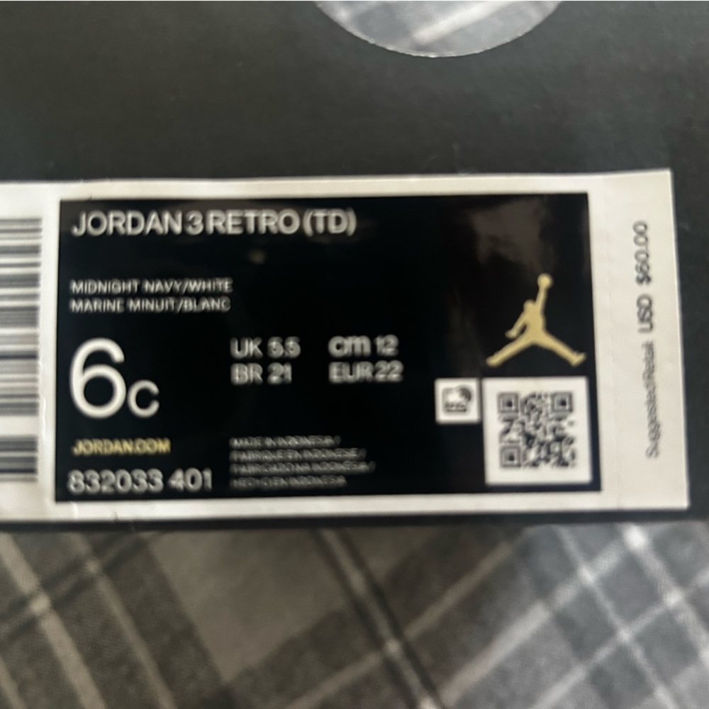 JORDAN 3 RETRO (TD)
MIDNIGHT NAVY/WHITE
MARINE MINUIT/BLANC